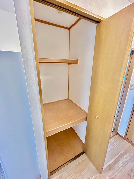 物件内観写真15　(収納)