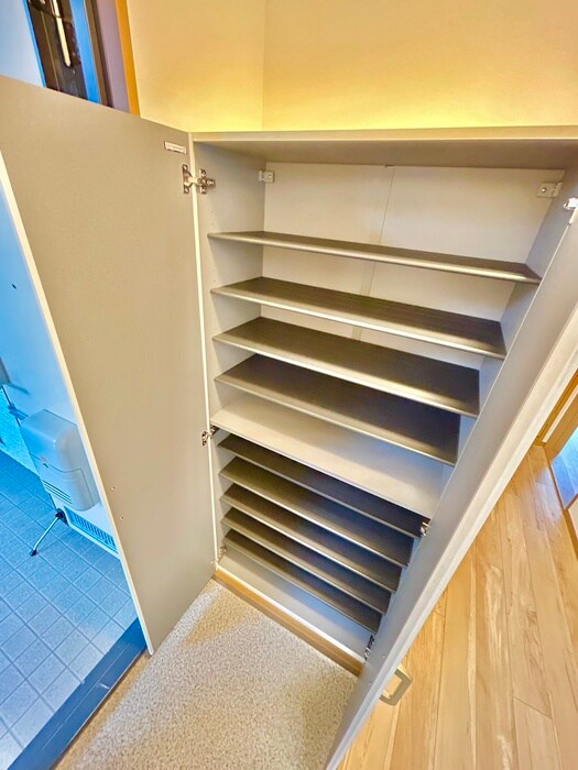 物件内観写真18　(靴箱)