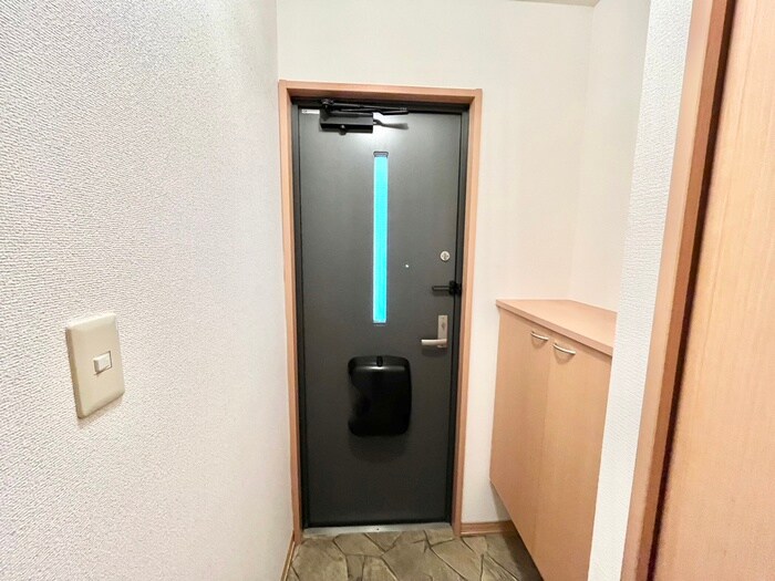 物件内観写真16　(玄関)