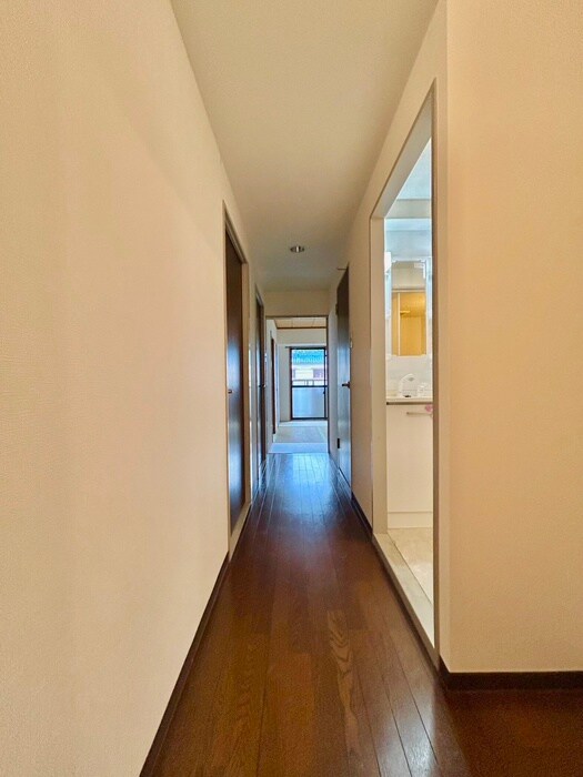 物件内観写真16　(廊下)