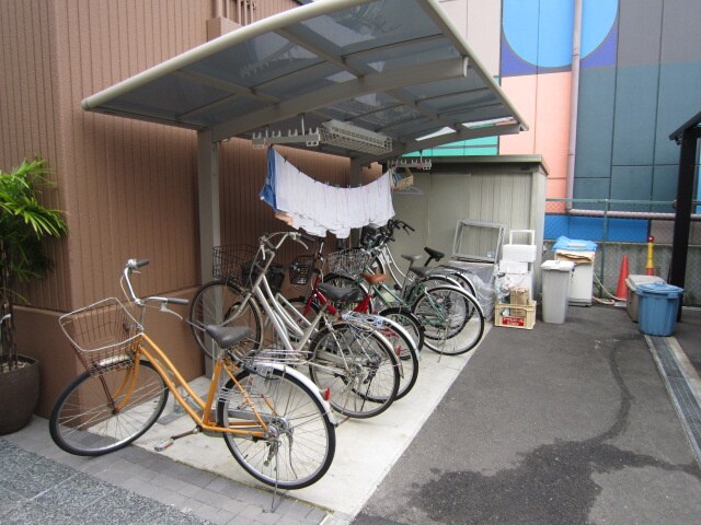 物件外観写真3　(駐輪場)