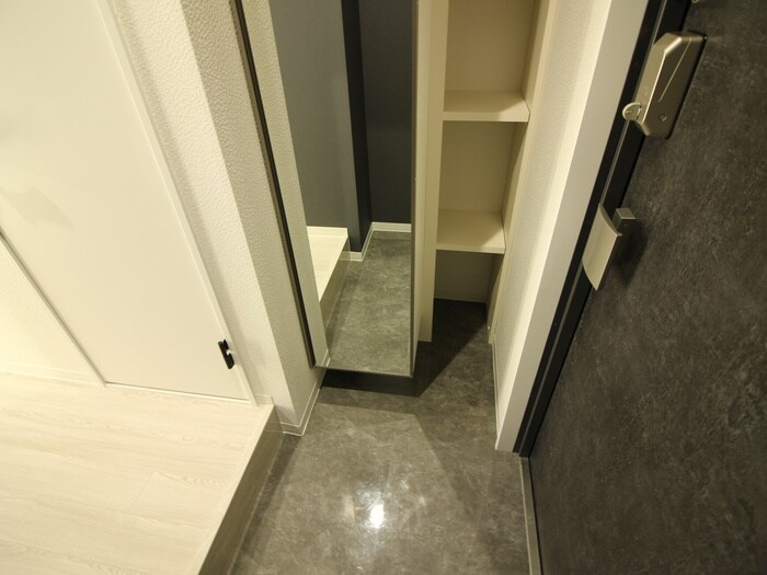 物件内観写真19　(玄関)