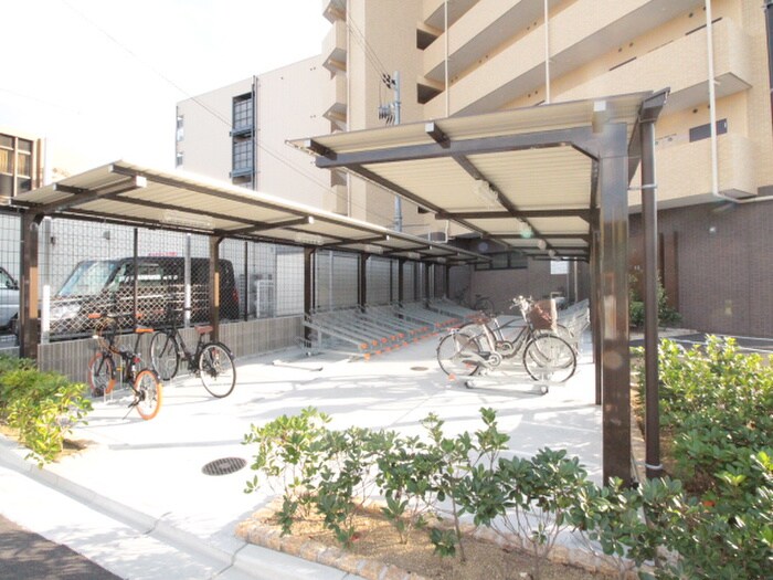 物件外観写真5　(駐輪場)