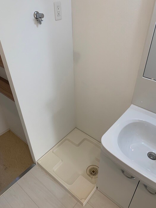 物件内観写真12　(洗濯機置場)