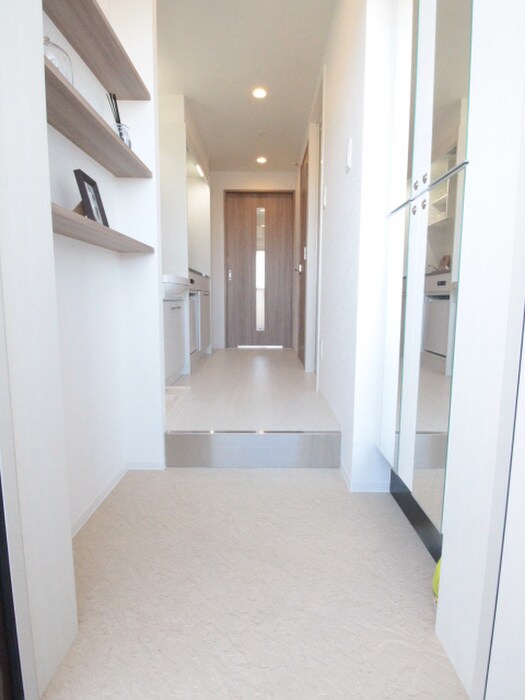 物件内観写真14　(玄関)