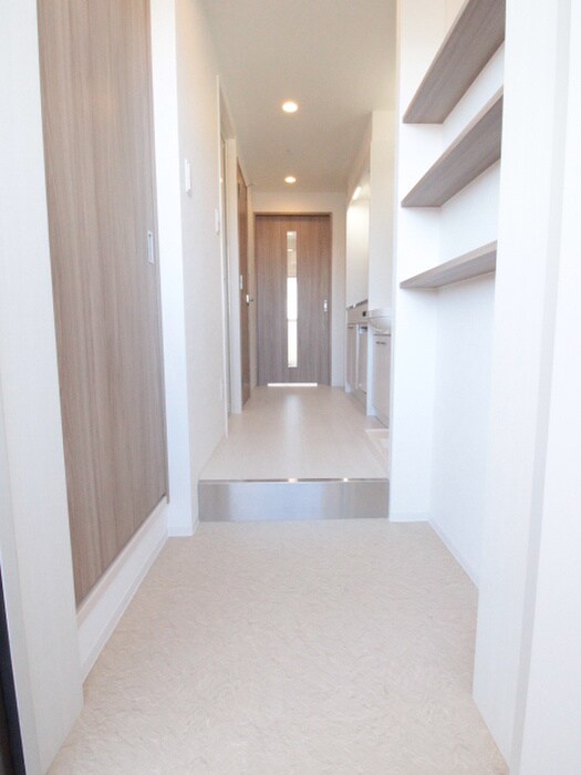 物件内観写真14　(玄関)