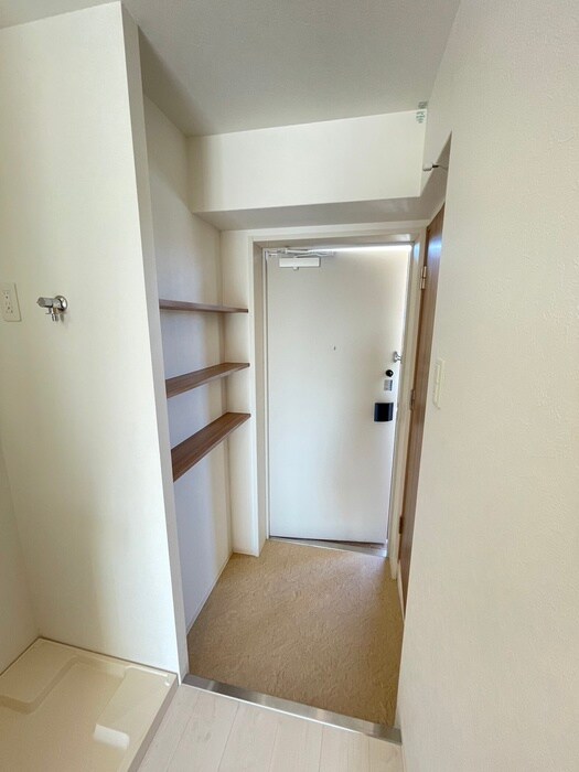 物件内観写真17　(玄関)