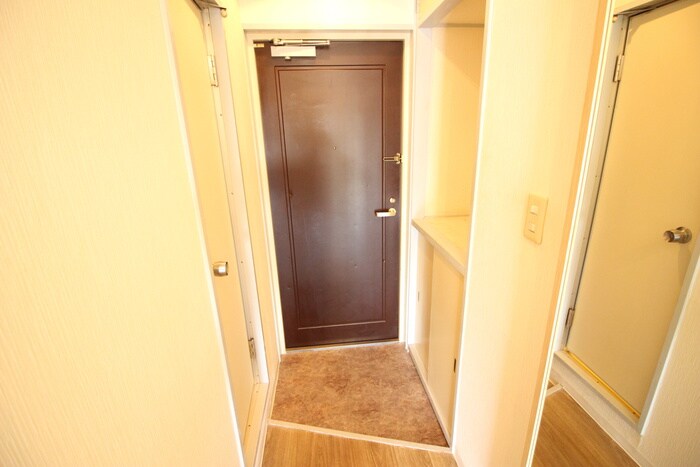 物件内観写真17　(玄関)