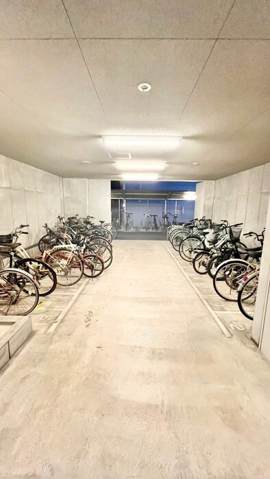 物件外観写真5　(駐輪場)