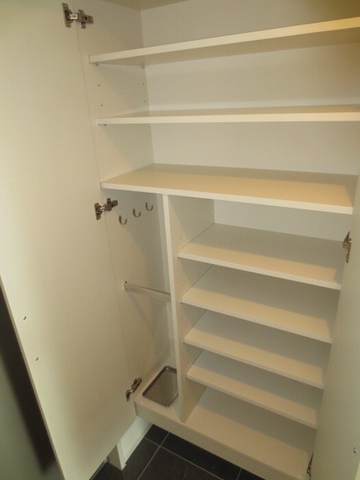 物件内観写真14　(靴箱)