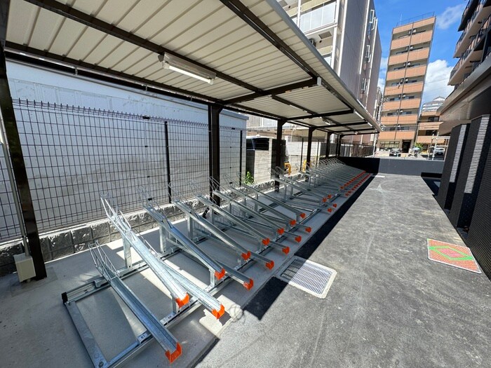 物件外観写真5　(駐輪場)