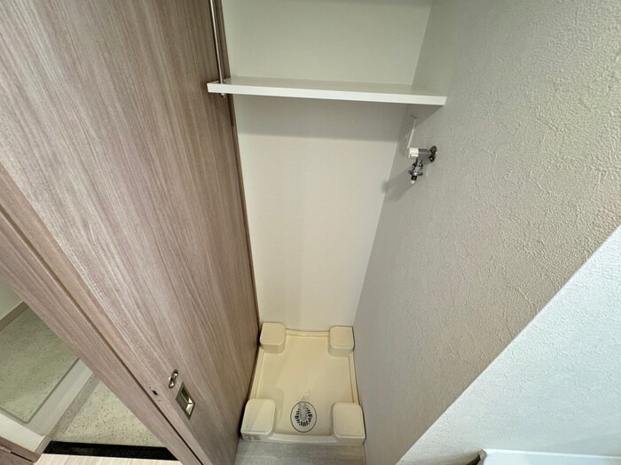 物件内観写真13　(洗濯機置場)
