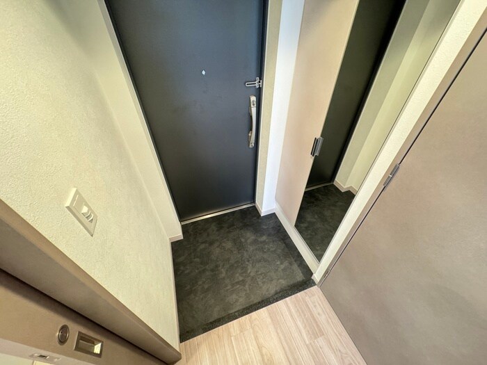 物件内観写真14　(玄関)