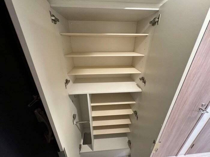 物件内観写真15　(靴箱)