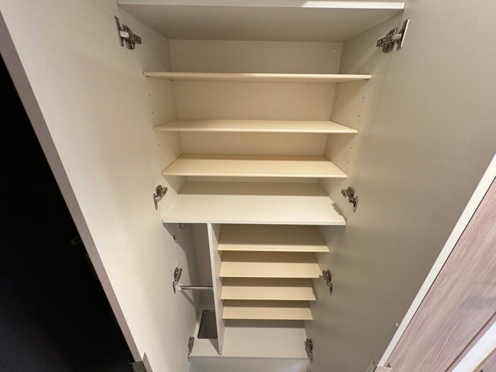 物件内観写真15　(靴箱)