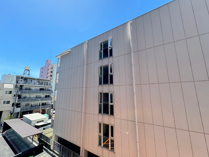 物件内観写真22　(室内からの展望)