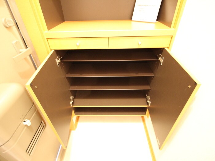 物件内観写真8　(靴箱)