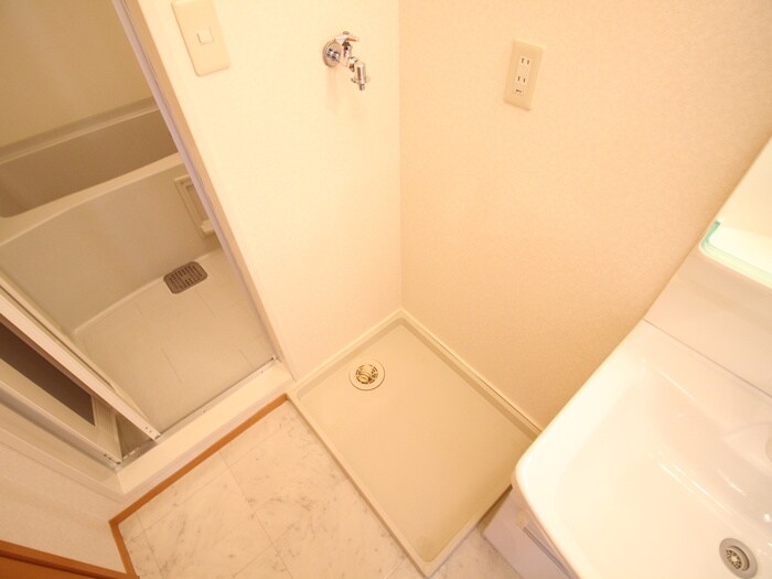 物件内観写真11　(洗濯機置場)