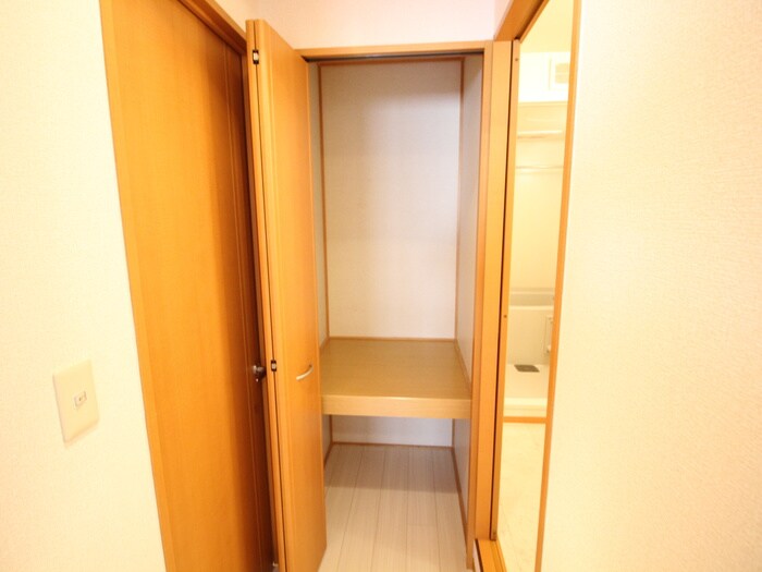 物件内観写真15　(収納)