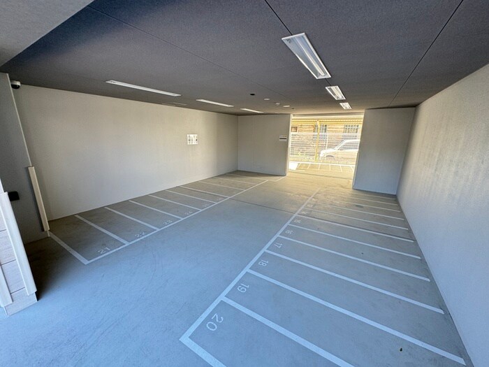 物件外観写真6　(駐輪場)