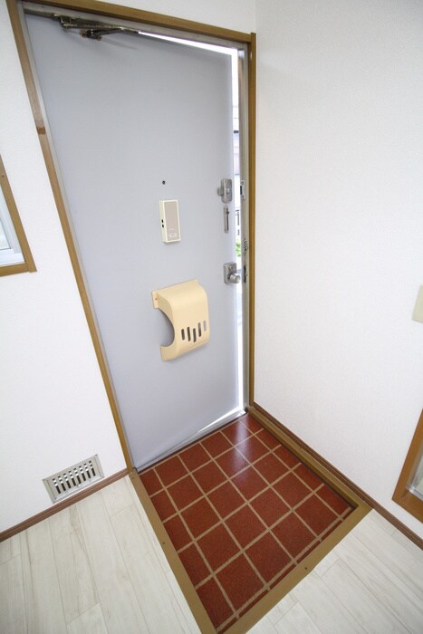 物件内観写真12　(玄関)