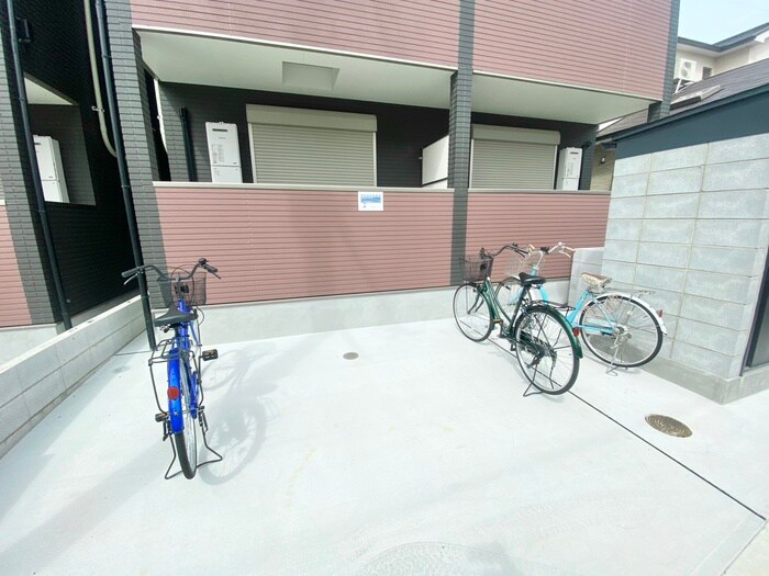 物件外観写真3　(駐車場)