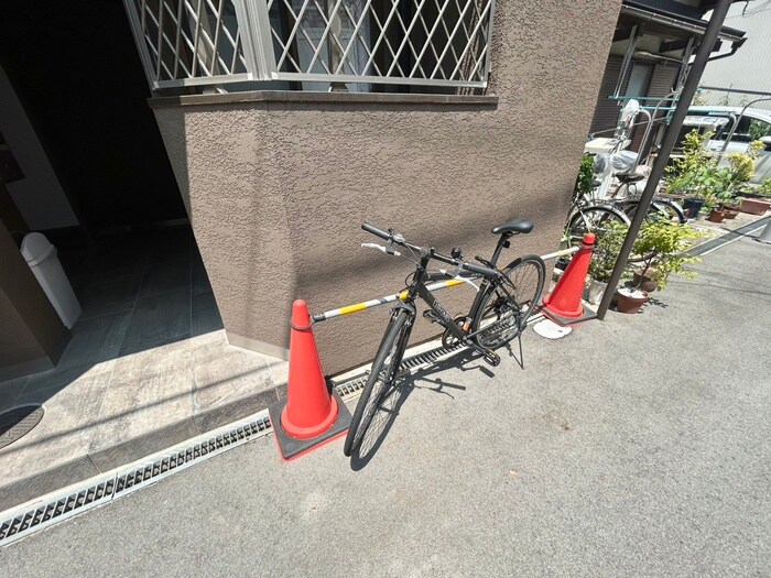 物件外観写真6　(駐輪場)