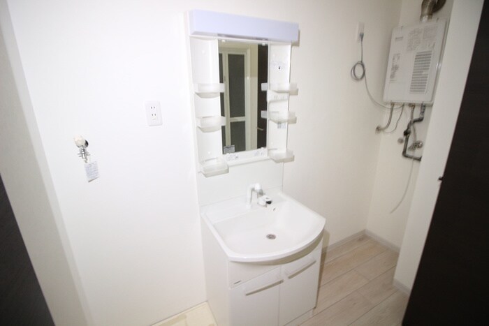 物件内観写真12　(洗面)