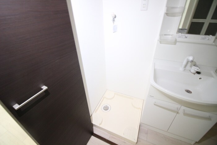 物件内観写真15　(洗濯機置場)