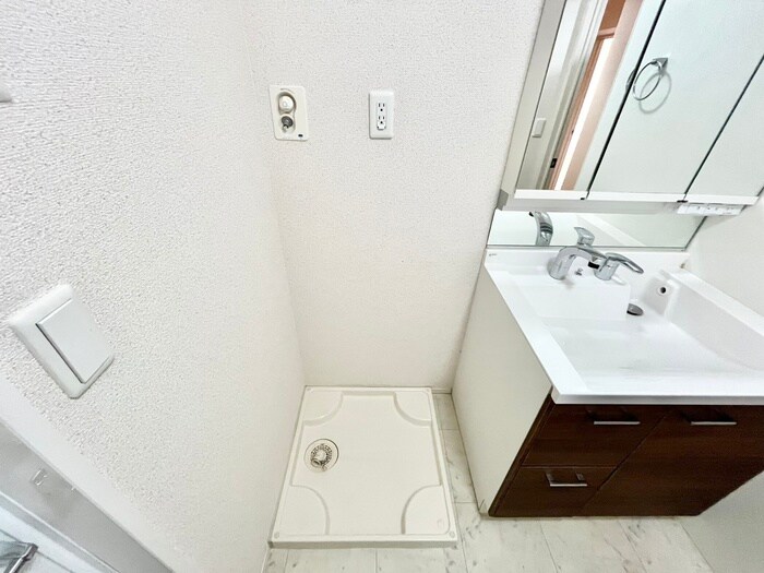 物件内観写真15　(洗濯機置場)