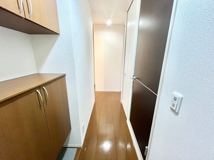 物件内観写真18　(玄関)