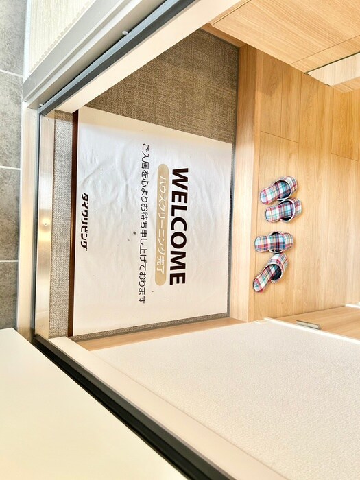 物件内観写真16　(玄関)