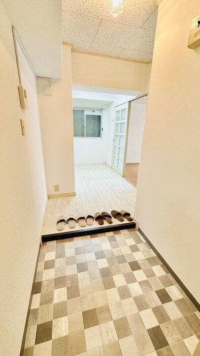 物件内観写真17　(玄関)