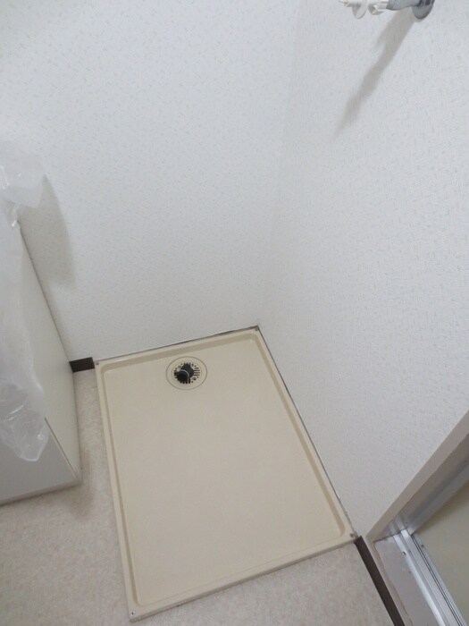 物件内観写真15　(洗濯機置場)