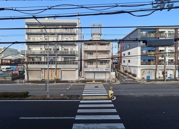 物件内観写真16　(室内からの展望)