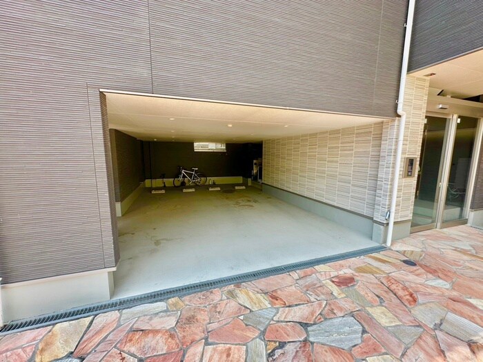 物件外観写真4　(駐車場)