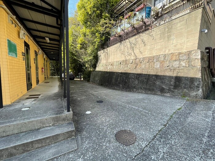 物件外観写真4　(駐車場)