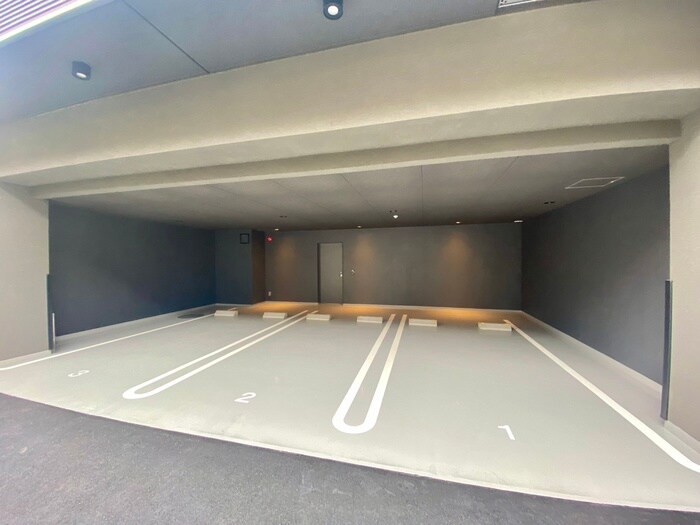 物件外観写真4　(駐車場)