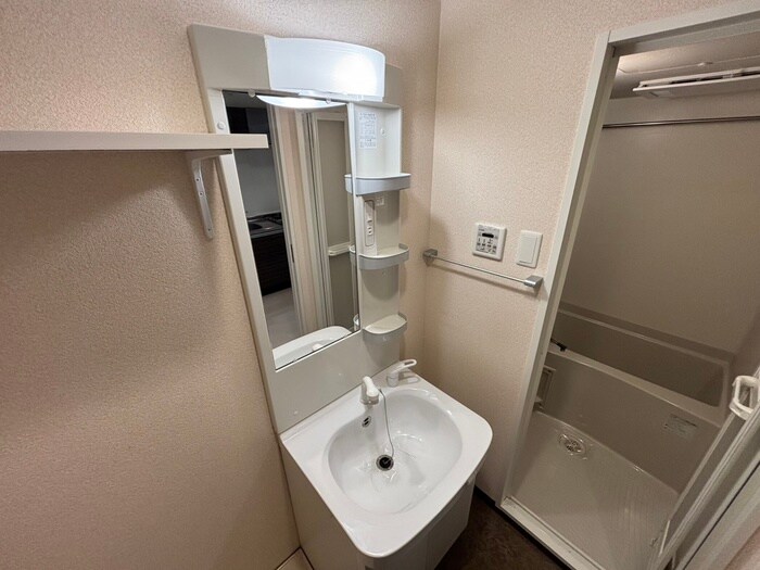 物件内観写真8　(洗面)