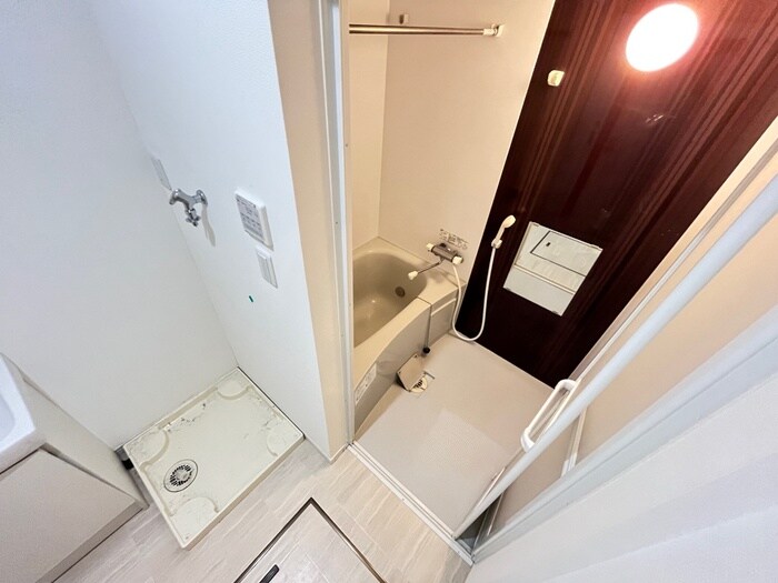 物件内観写真11　(洗濯機置場)