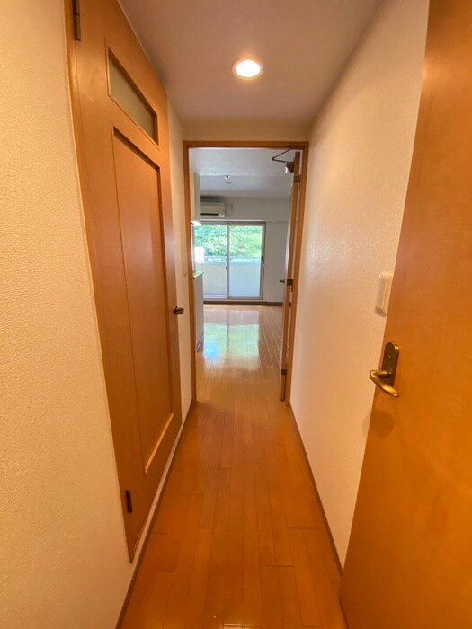 物件内観写真18　(廊下)