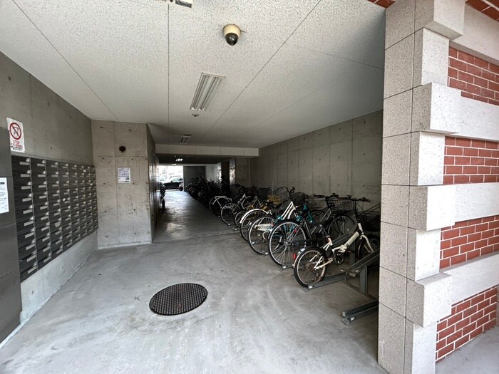 物件外観写真4　(駐輪場)