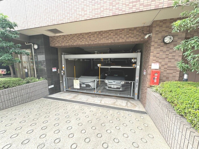 物件外観写真5　(駐車場)