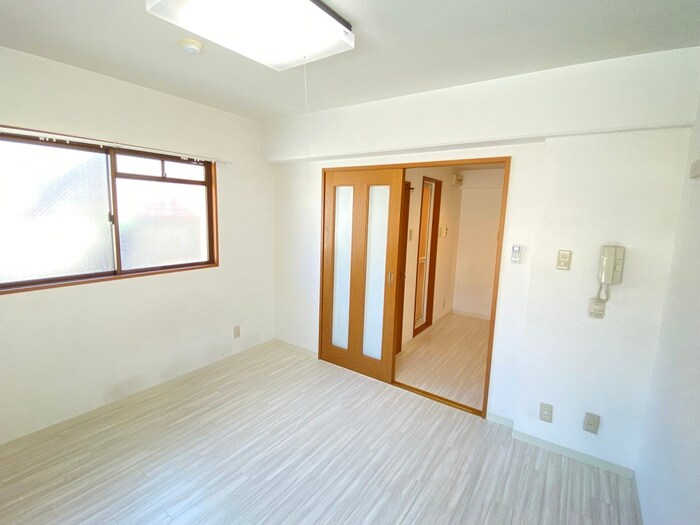 物件内観写真9　(居室)