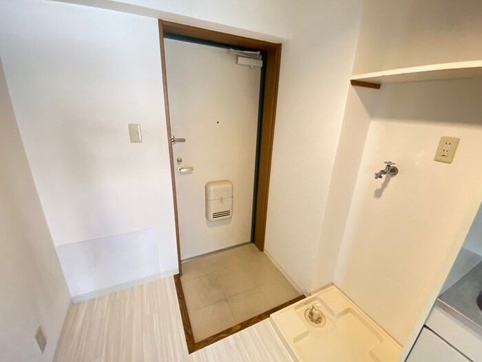 物件内観写真18　(玄関)