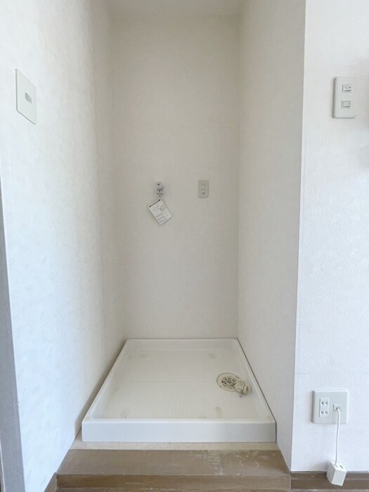 物件内観写真14　(洗濯機置場)