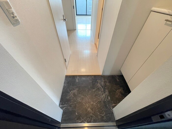 物件内観写真14　(玄関)