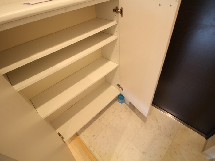 物件内観写真18　(靴箱)