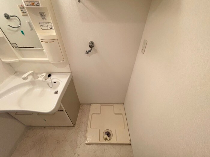 物件内観写真18　(洗濯機置場)