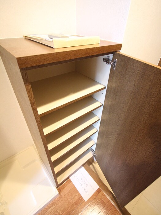 物件内観写真15　(靴箱)